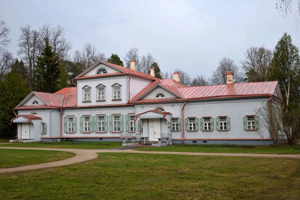 Manor House, Abramtsevo Müzesi, Moskova bölgesi yakınlarındaki Sergiev Posad kasabası, Rusya 