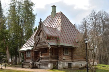 Bathhouse - Rus tarzı teremok binası (1877-1878), Abramtsevo Müzesi, Abramtsevo, Moskova bölgesi yakınlarındaki Sergiev Posad kasabası, Rusya
