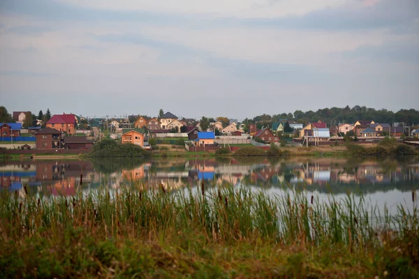 Blick Auf Das Dorf Vasilievskoye Ufer Des Flusses Imbushka Einem — Stockfoto