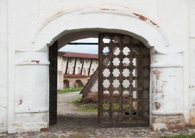 Eski ahşap oyma işi kapısı