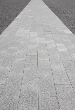 Arnavut kaldırımlı yolda kaldırım