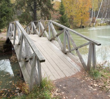 ahşap yaya köprüsü