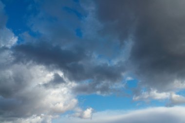 Kara fırtına bulutları