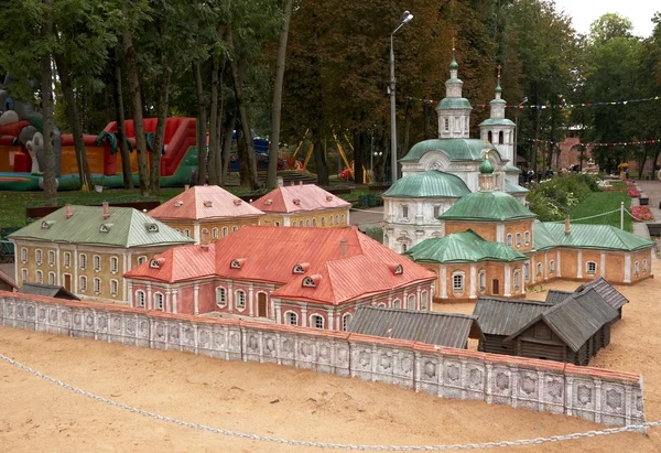 Layouts miniatura edifícios históricos no parque, Smolensk, Rússia — Fotografia de Stock