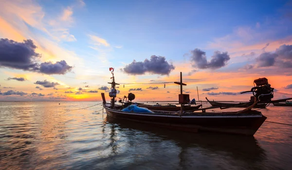Coucher de soleil avec bateaux — Photo