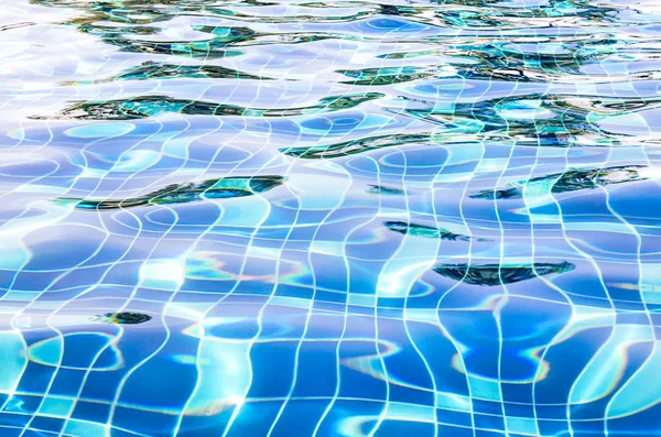Contexto da água ondulada na piscina — Fotografia de Stock