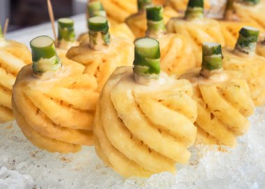 Ananas meyve buz içinde belgili tanımlık çarşı