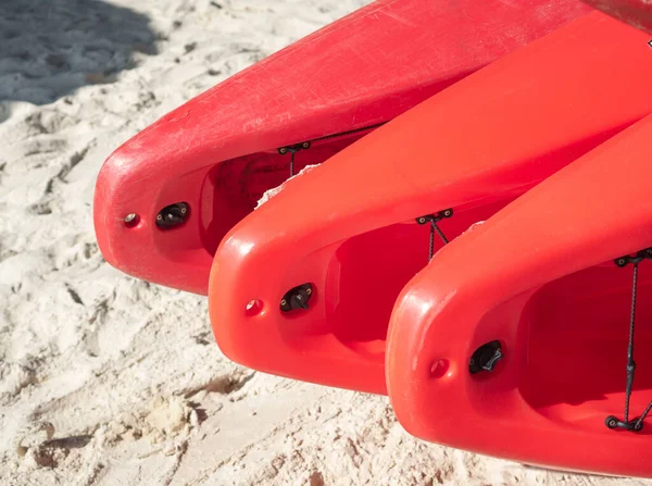 Red Canoe Kayak Boat Arranged Ready Use Beach — Stock Photo, Image