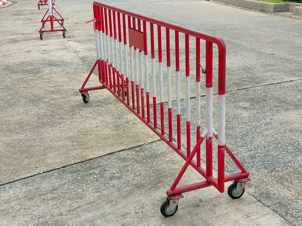 Verplaatsbaar Stalen Verkeersbarrièrepaneel Cementweg — Stockfoto