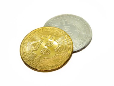 Bitcoin kripto para dijital bit para BTC para birimi beyaz arkaplan üzerinde altın sikkeler.