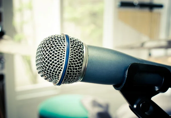 Microphone in music room — Stock Photo, Image