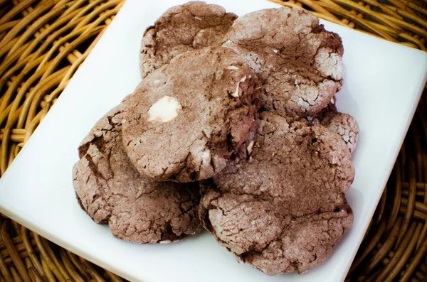 Chocolate com pedaços de amêndoa biscoitos — Fotografia de Stock