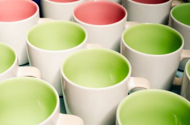 Birçok iki renk Kahve kupaları sesi