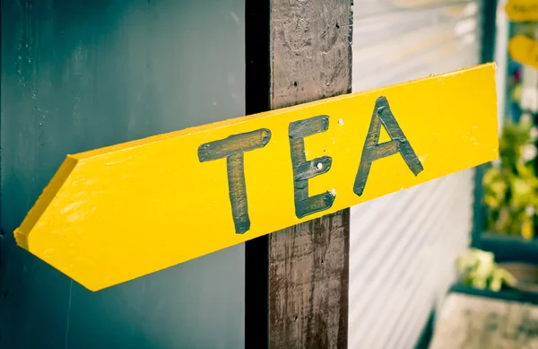 Wooden Retro Tea Sign — Stock Photo, Image