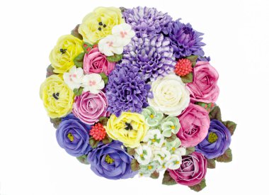 Beyaz arka plan üzerinde Üstten Görünüm (için düğün pastası dekorasyon) krem çiçek pasta tereyağı