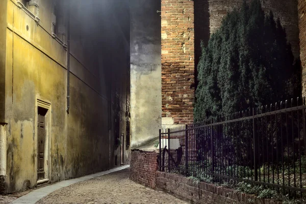 Alley Éjjel Egy Olasz Város — Stock Fotó