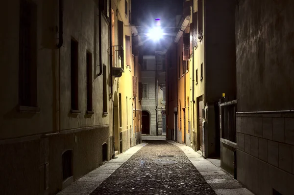Beco Noite Uma Cidade Italiana — Fotografia de Stock