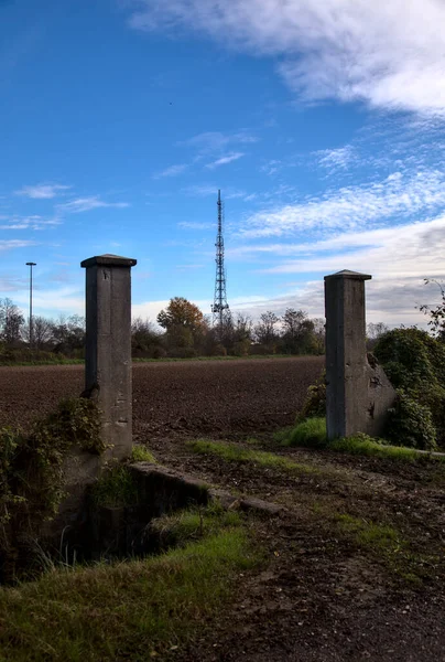 Accesso Campo Immerso Nel Verde — Foto Stock