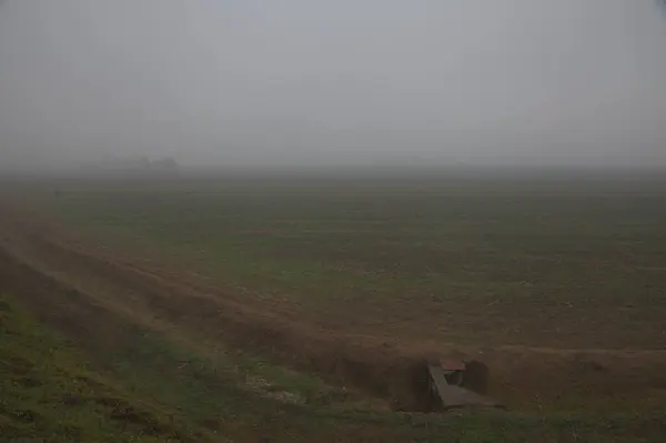 Campo Arato Una Giornata Nebbiosa Nella Campagna Italiana Nel Tardo — Foto Stock