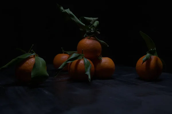 Tangerines Black Surface — Stock Photo, Image