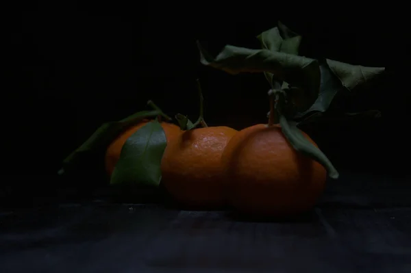 Tangerines Black Surface — Stock Photo, Image