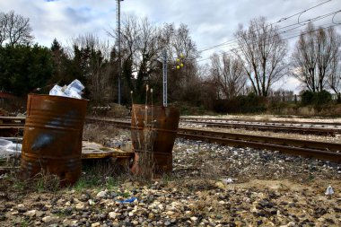 Kışın bulutlu bir günde çıkmaz yollar