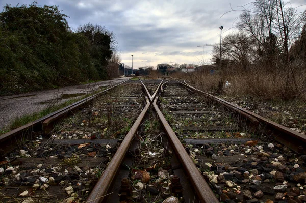 Caminhos Ferro Num Complexo Abandonado — Fotografia de Stock