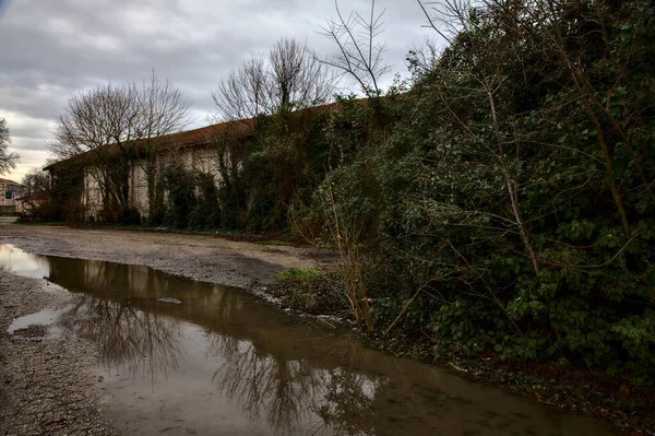 Composto Industrial Abandonado Numa Cidade Italiana — Fotografia de Stock