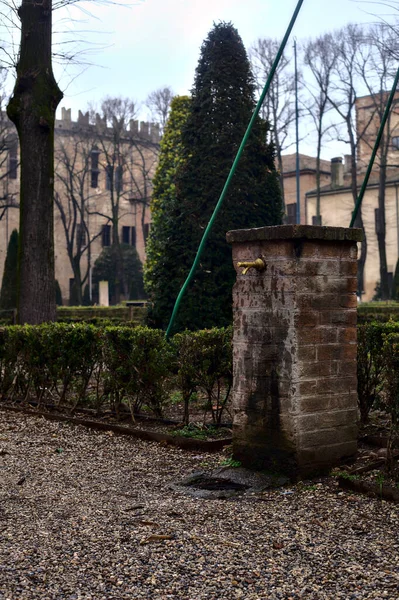 Fontaine Dans Jardin Public — Photo