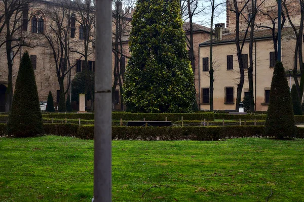 Jardín Público Una Ciudad Italiana Día Nublado Invierno —  Fotos de Stock