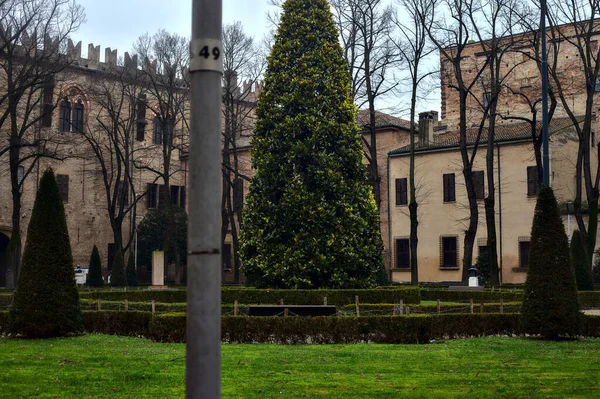 Jardin Public Dans Une Ville Italienne Par Temps Nuageux Hiver — Photo