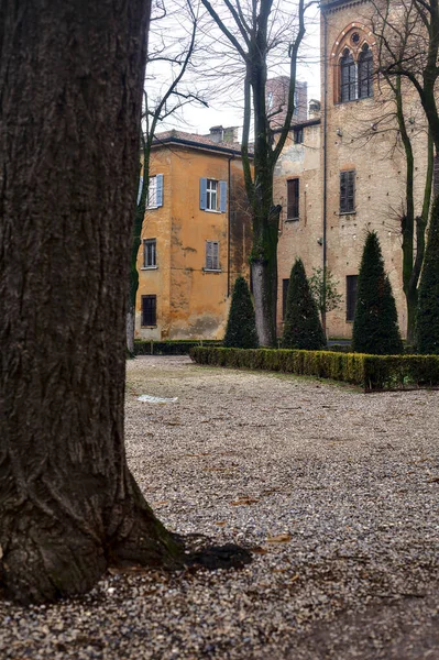 Weg Een Openbare Tuin Italië Met Kale Bomen Een Bewolkte — Stockfoto