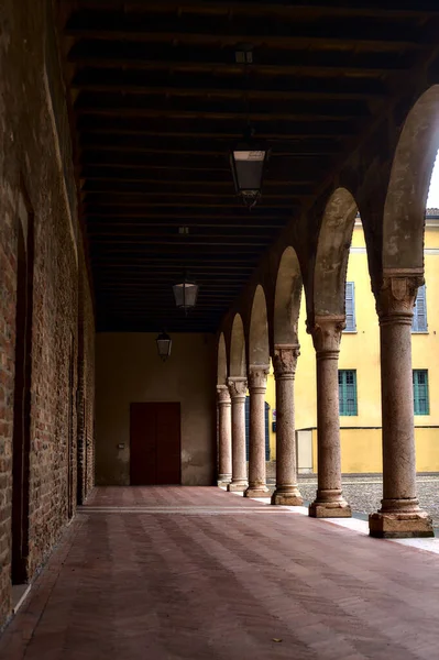 Porchway Edificio Antiguo Una Plaza Italia — Foto de Stock