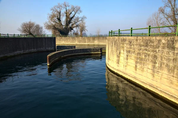 Canal Campagne Par Temps Clair — Photo