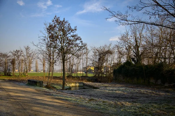 Open Ruimte Naast Een Weg Het Platteland — Stockfoto