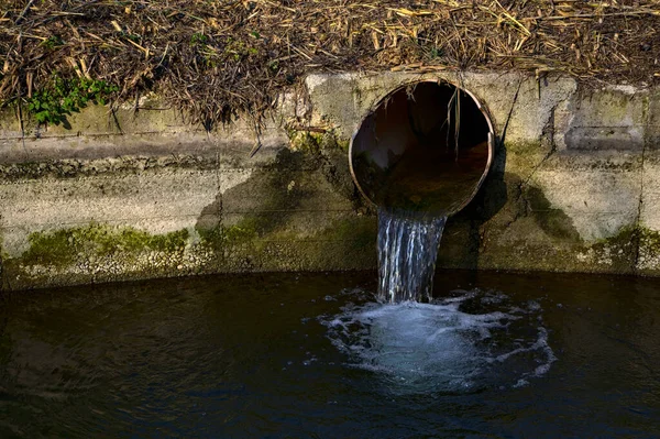 Dräneringskanal Som Rinner Kanal — Stockfoto