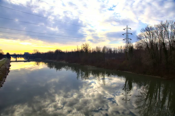 Rivier Het Italiaanse Platteland Winter Met Lucht Het Water — Stockfoto