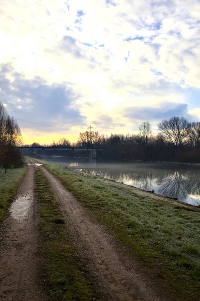 Weg Ufer Eines Flusses Der Italienischen Landschaft Winter — Stockfoto