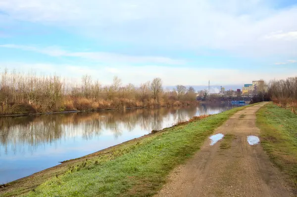 Weg Ufer Eines Flusses Der Italienischen Landschaft Winter — Stockfoto