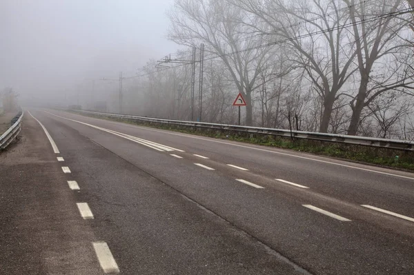 Road Railway Edge Foggy Day Italian Countryside — Stock Photo, Image