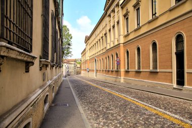 Bulutlu bir günde Sokaklar