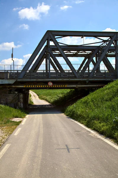 Road Passes Railway Bridge Clear Day Spring Italian Countryside — 스톡 사진