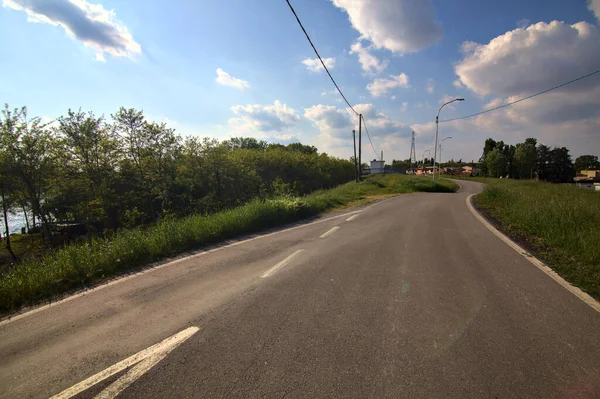 Cesta Italském Venkově Jaře Jasného Dne — Stock fotografie