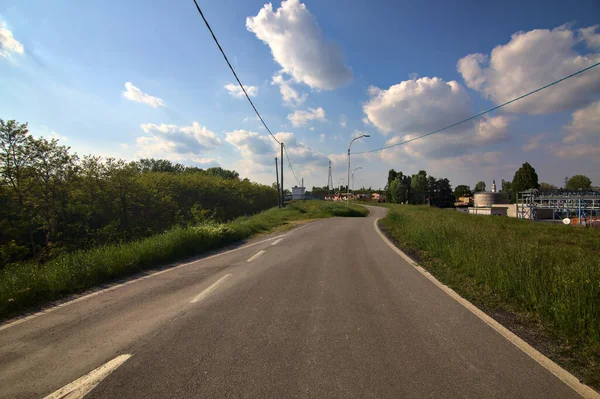 Straße Der Italienischen Landschaft Frühling Einem Klaren Tag — Stockfoto