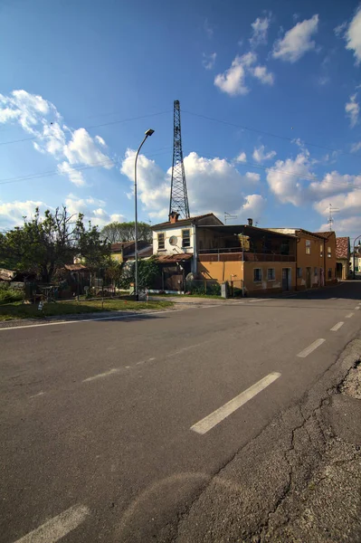 Buitenwijken Van Een Italiaans Dorp Het Platteland Een Heldere Dag — Stockfoto