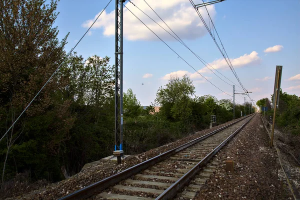 Eisenbahnstrecke Einem Klaren Tag Der Italienischen Landschaft — Stockfoto