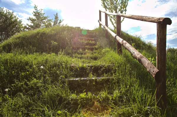 Escalera Madera Mostrador Formación Tierra Iluminado Por Sol — Foto de Stock