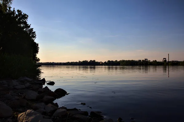 Sjön Vid Solnedgången Sommaren — Stockfoto