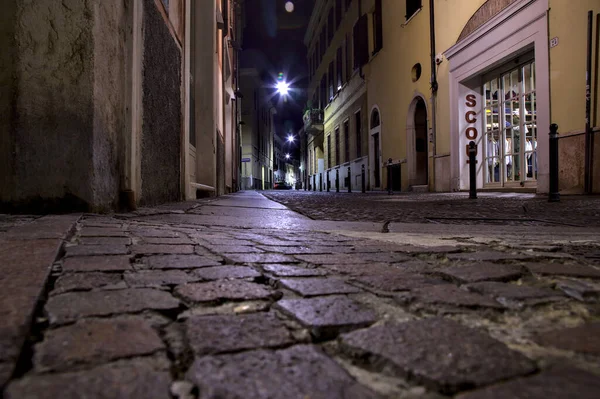 Calle Con Tiendas Cerradas Por Noche Verano — Foto de Stock