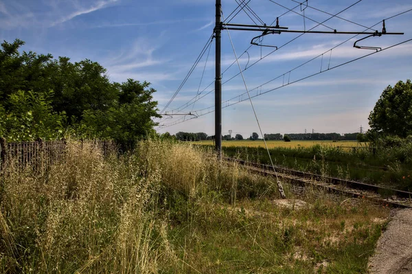 Attraversamento Ferroviario Nella Campagna Italiana Mezzogiorno Estate — Foto Stock